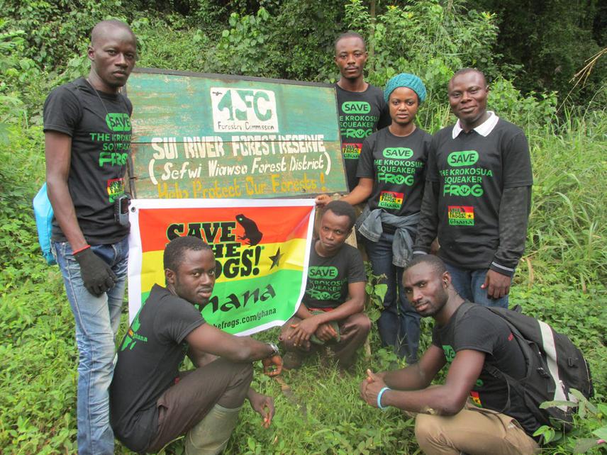 Gilbert Adum with project team and student trainees. © Save the Frogs Ghana!