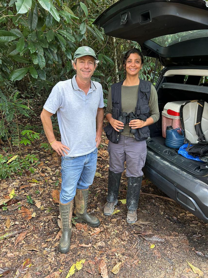 On the right side of the photo, advisor Professor Daniel Piotto during a visit to the study plots. ©Edie Carvalho Ribeiro Ferraz.