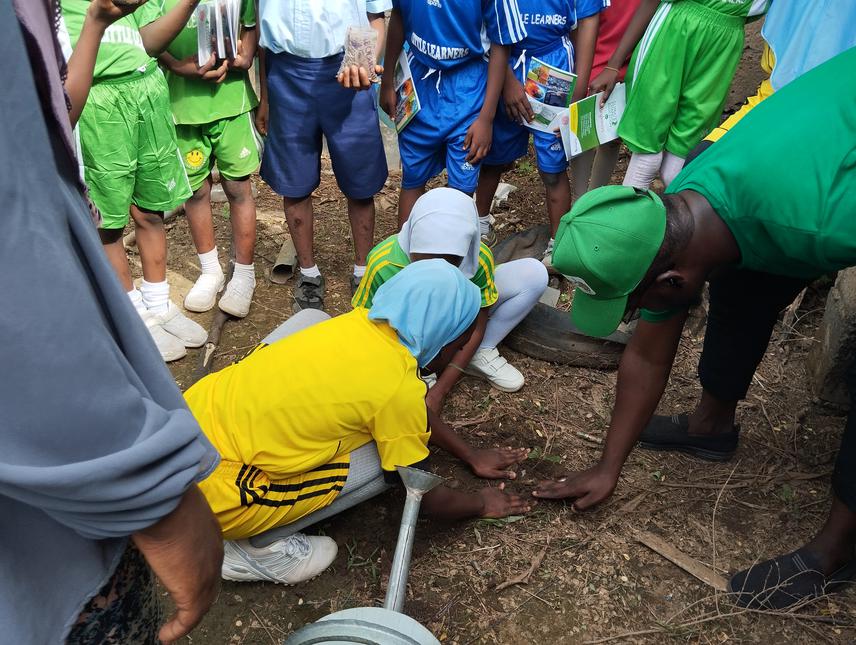 Tree planting. ©Farhan Moshood.