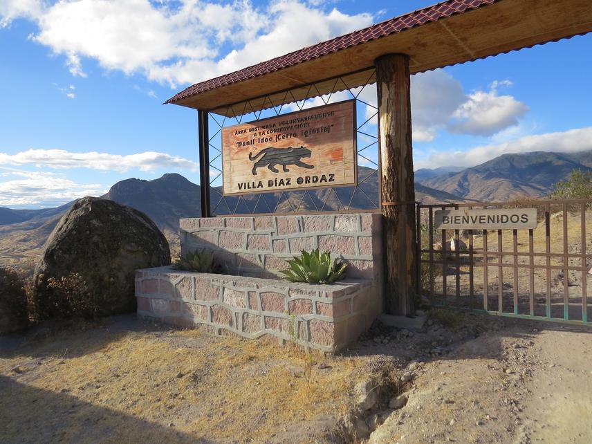 Entrance to the voluntary conservation area of Villa Diaz Ordaz. ©Torres-Barragán, C. A..